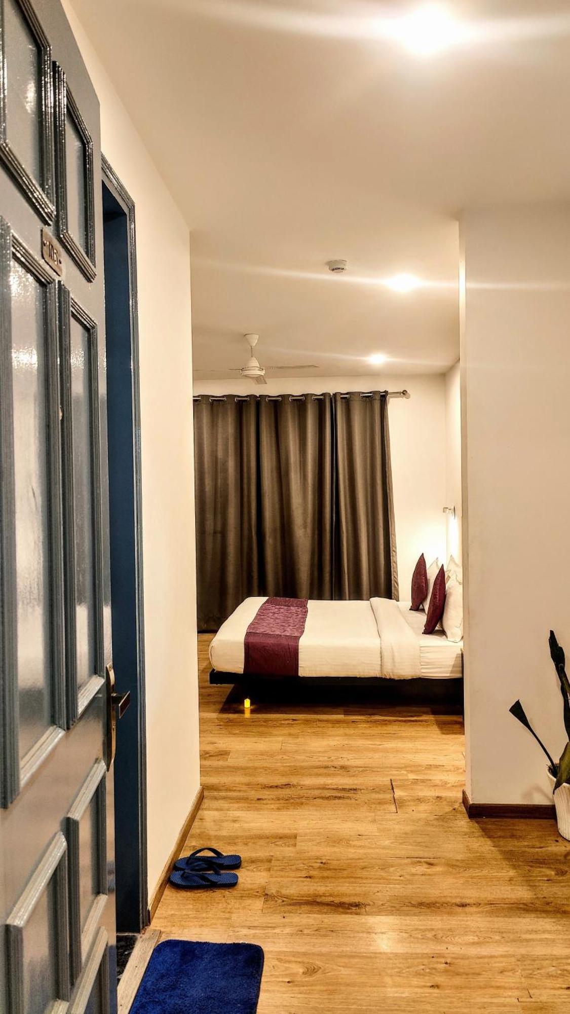 Hotel Mavens White Artemis Hospital Road Sector 52 Gurgaon Exterior foto