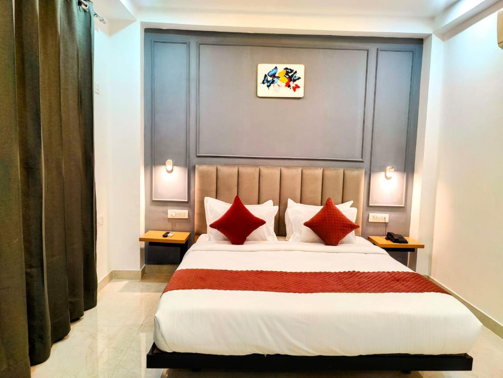 Hotel Mavens White Artemis Hospital Road Sector 52 Gurgaon Exterior foto